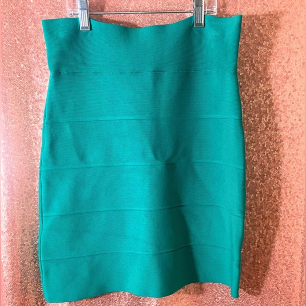 BCBGMAXAZRIA